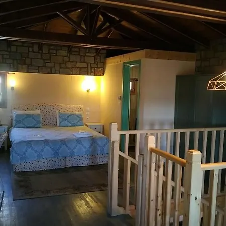 Homestay Oreiades *