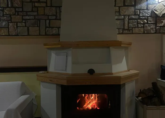 Oreiades Gazde/Camere de închiriat