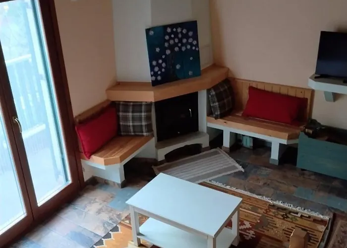 Gazde/Camere de închiriat Oreiades *