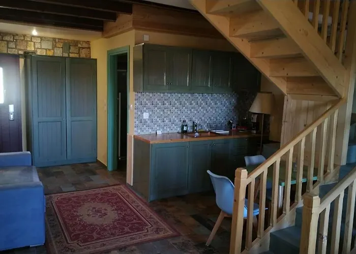 Oreiades Gazde/Camere de închiriat